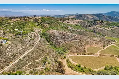  31675 Rancho Amigos Rd #1, Bonsall, CA 92003 - Photo 18