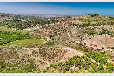  31675 Rancho Amigos Rd #1, Bonsall, CA 92003 - Photo 8