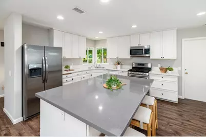  187 Del Sureno, Fallbrook, CA 92028 - Photo 6