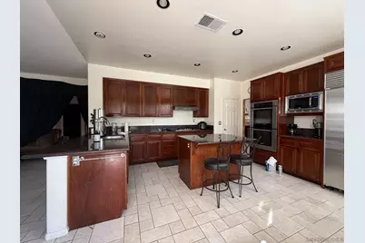  807 Calle Lagasca, Chula Vista, CA 91910 - Photo 4