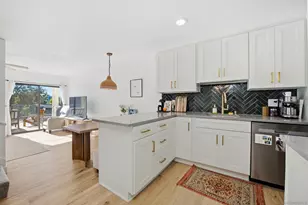 2352 Caringa Way, Carlsbad, CA 92009 - Photo 2
