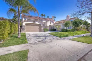 993 Hawthorne Creek Dr, Chula Vista, CA 91914 - Photo 2