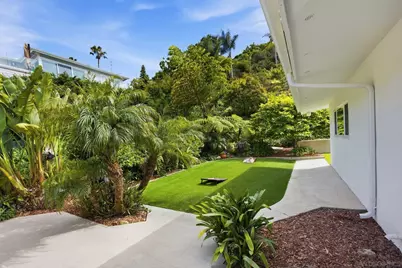  7202 Via Capri, La Jolla, CA 92037 - Photo 32