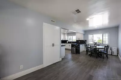  1840 Locust St, San Diego, CA 92106 - Photo 10