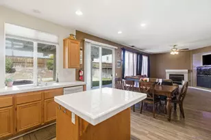 27568 Campana Cir, Temecula, CA 92591 - Photo 8