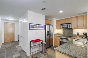 1150 J, San Diego, CA 92101 - Photo 10