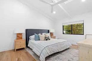 8804 Robinhood Ln, La Jolla, CA 92037 - Photo 14