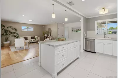  3265 Geddes Dr, San Diego, CA 92117 - Photo 10