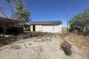 34047 175th St E, Llano, CA 93544 - Photo 2