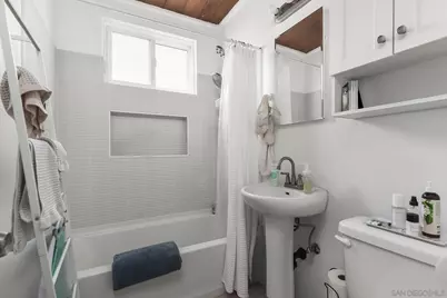 5036 W Point Loma Blvd, San Diego, CA 92107 - Photo 24