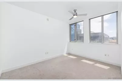  700 W E Street #2905, San Diego, CA 92101 - Photo 18