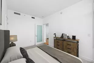 700 W E St, San Diego, CA 92101 - Photo 24