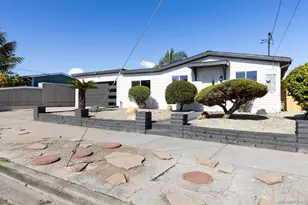 2846 Cedar Rd, Oceanside, CA 92056 - Photo 2