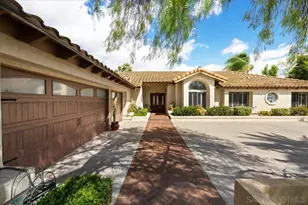328 Montecito Glen, Escondido, CA 92025 - Photo 2