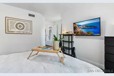  22905 Turnberry Court, Murrieta, CA 92562 - Photo 16
