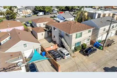  909-911 Chalcedony Street, San Diego, CA 92109 - Photo 4