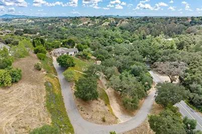  2557 Live Oak Park Rd, Fallbrook, CA 92028 - Photo 2