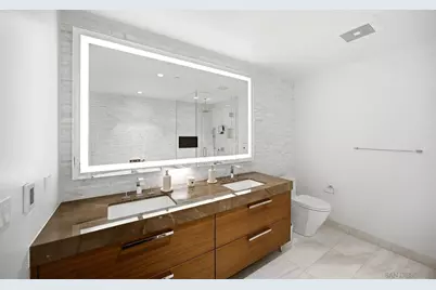 888 W E Street #3904, San Diego, CA 92101 - Photo 14