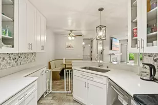 7287 Camino Degrazia, San Diego, CA 92111 - Photo 4