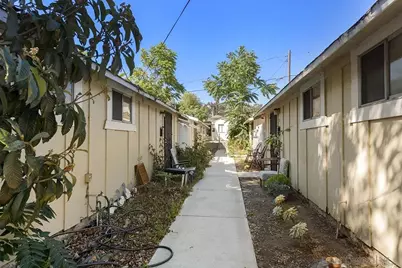  5616 Riley St, San Diego, CA 92110 - Photo 4