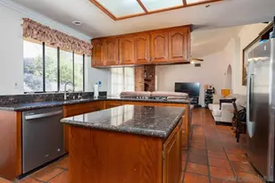 29828 Margale Ln, Vista, CA 92084 - Photo 10