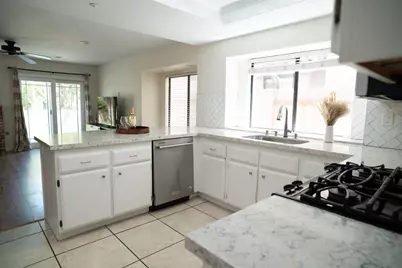  645 Paseo Rio, Vista, CA 92081 - Photo 38