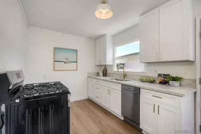  1011 Knowles Ave, Carlsbad, CA 92008 - Photo 8
