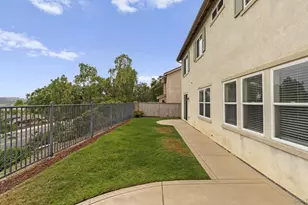 6021 Paseo Carreta, Carlsbad, CA 92009 - Photo 10