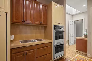 7612 Hillside Dr, La Jolla, CA 92037 - Photo 16