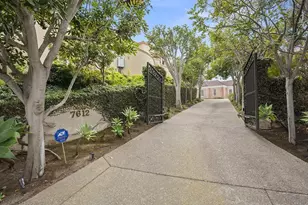 7612 Hillside Dr, La Jolla, CA 92037 - Photo 2