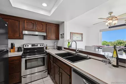  908 Caminito Madrigal #Unit H, Carlsbad, CA 92011 - Photo 12