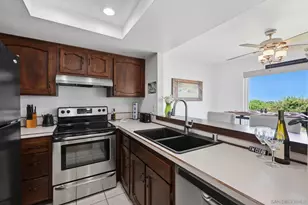 908 Caminito Madrigal, Carlsbad, CA 92011 - Photo 12
