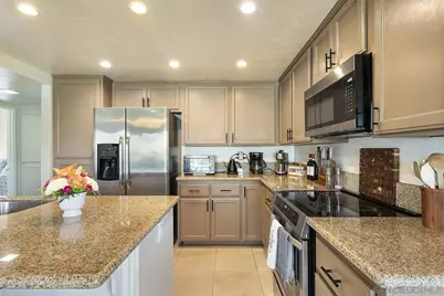  355 N Melrose Dr #E, Vista, CA 92083 - Photo 10