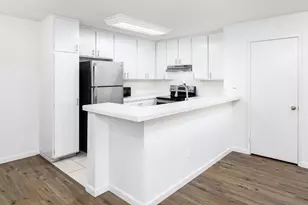 9249 Village Glen Dr, San Diego, CA 92123 - Photo 14