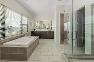 13710 Chestnut Ct, San Diego, CA 92130 - Photo 32