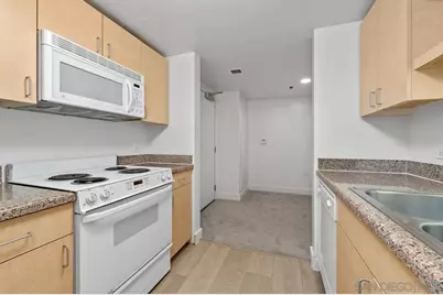  425 W Beech #204, San Diego, CA 92101 - Photo 6