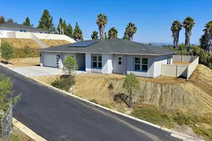 1748 Ishihara Rd, Vista, CA 92084 - Photo 4