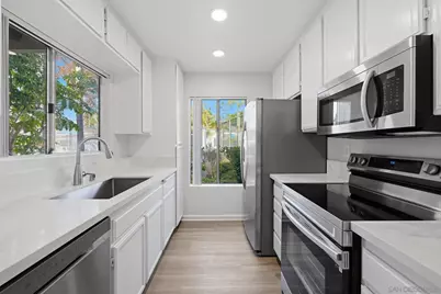  225 Diamond #111, Vista, CA 92083 - Photo 2