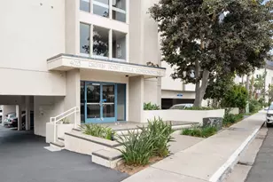 4015 Crown Point, San Diego, CA 92109 - Photo 2