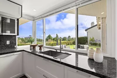  2035 Caminito El Canario, La Jolla, CA 92037 - Photo 8