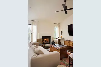  17335 Via Del Bravo, Rancho Santa Fe, CA 92067 - Photo 14
