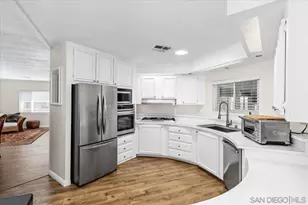 7027 San Bartolo, Carlsbad, CA 92011 - Photo 10