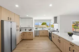 2175 Clove St, San Diego, CA 92106 - Photo 2