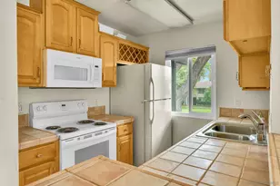 10210 Peaceful Ct, San Diego, CA 92071 - Photo 8