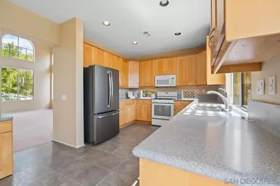  546 Calle Capistrano, San Marcos, CA 92069 - Photo 10