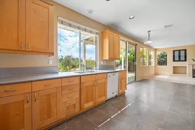  546 Calle Capistrano, San Marcos, CA 92069 - Photo 8