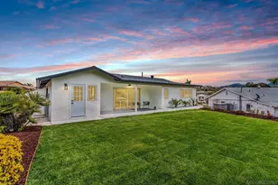 12127 Santiago Rd W, San Diego, CA 92128 - Photo 38