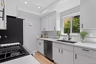 1762 N Locust St, San Diego, CA 92106 - Photo 8