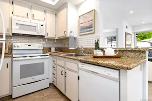 8811 Gilman Dr, La Jolla, CA 92037 - Photo 6