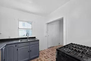 1442 W 69th, Los Angeles, CA 90047 - Photo 14